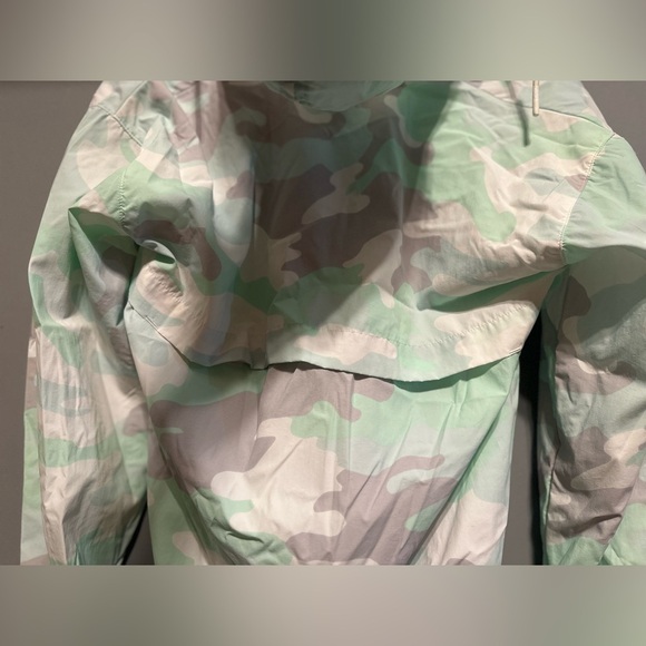 New Balance - Half Zip Pastel Camouflage Windbreaker (Size S) - Picture 9 of 12
